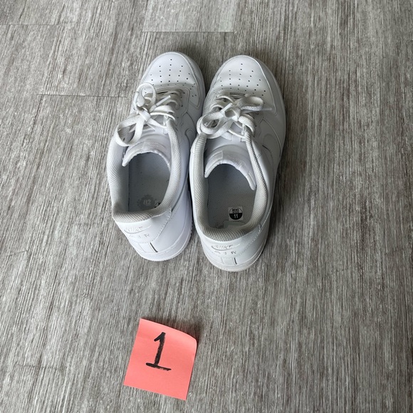 White Air Force ones - Picture 2 of 3